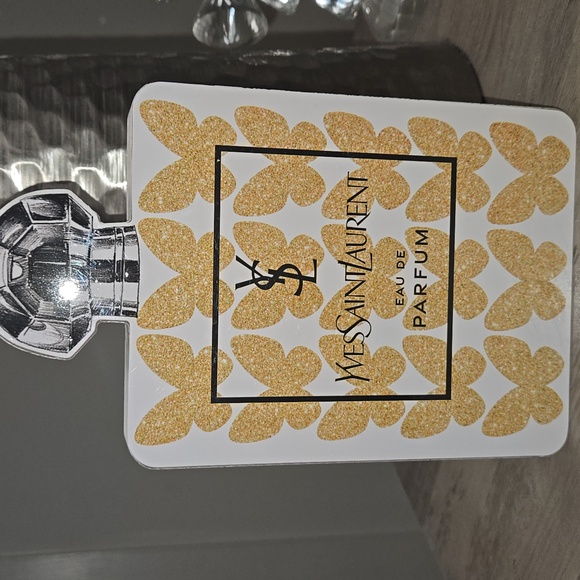 3D wooden luxury accents decor - Picture 2 of 3